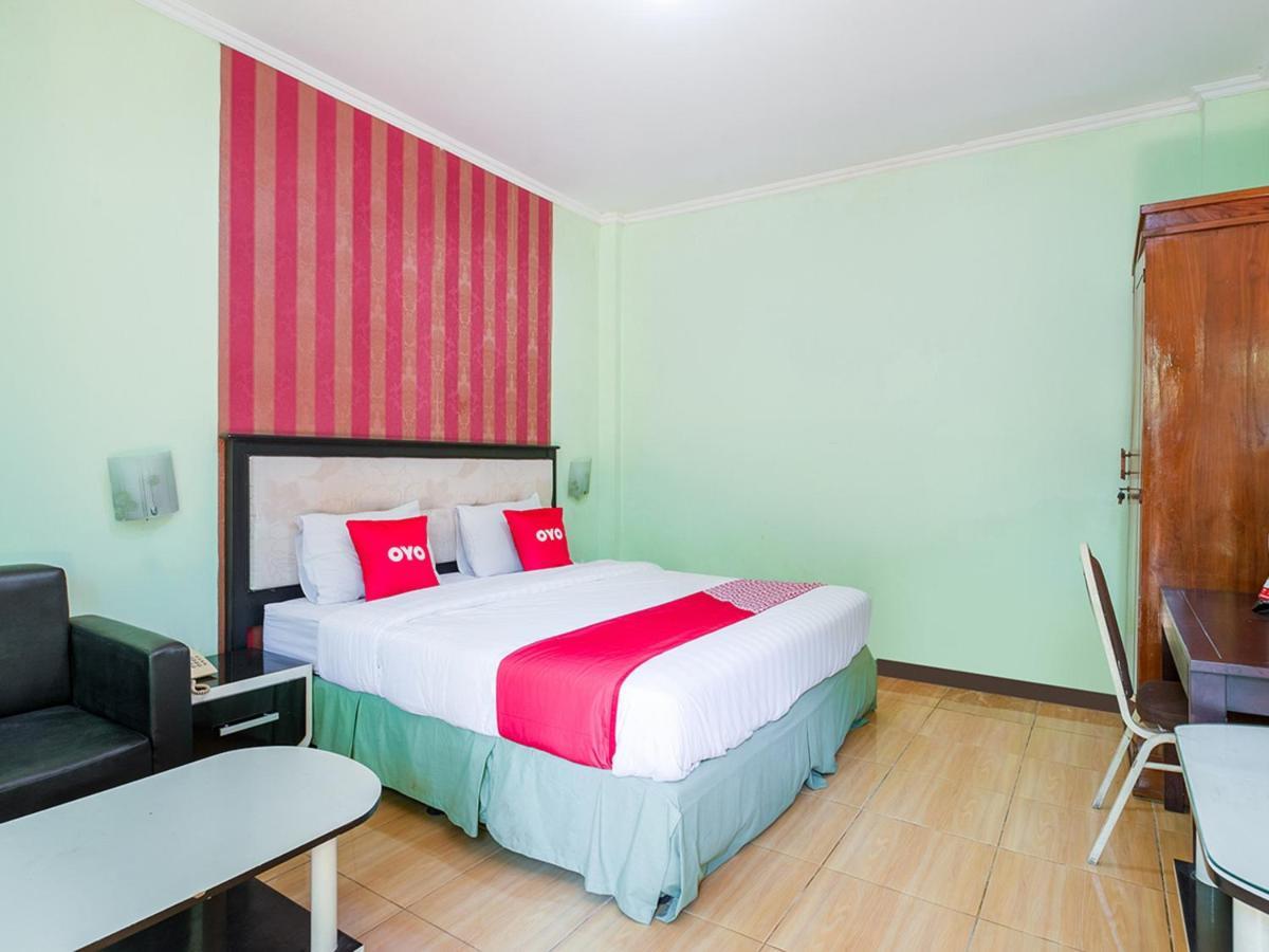 Oyo 3749 Hotel Global Inn Syariah Sedati Exterior photo