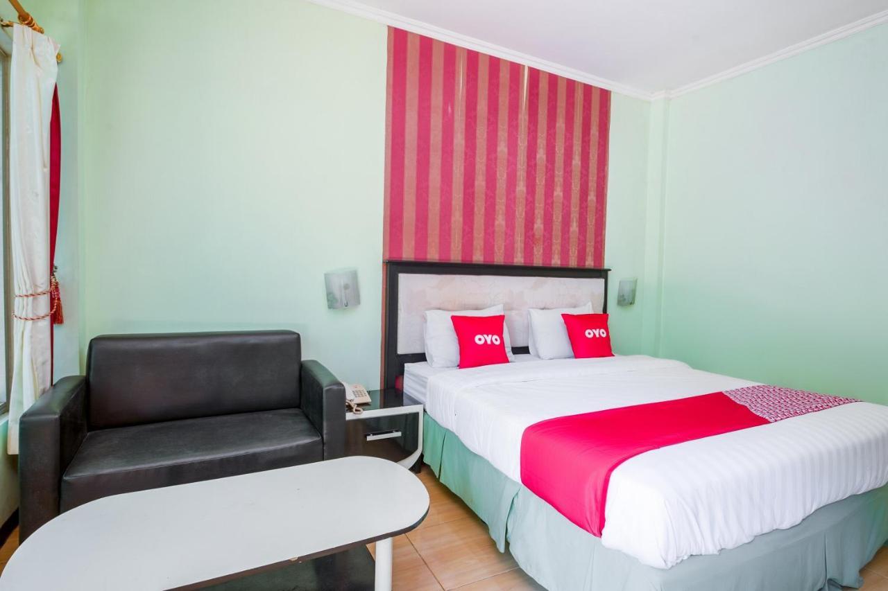 Oyo 3749 Hotel Global Inn Syariah Sedati Exterior photo